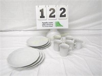 (6) Schirnding Bavaria Plates & (6) Mugs Made In