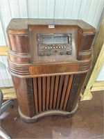 Antique Philco floor radio as-is