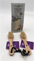 New 2pk Olive Oil Soap & 2 New Face Brushes