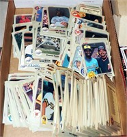 Approx 400 M L B 1980's Assorted Baseball Cards