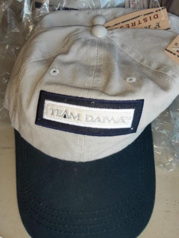 24 TEAM DAIWA FISHING HATS NEW | TCA Auctions
