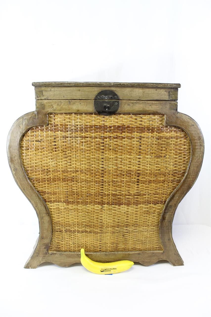 NICE Bombay-Style Wicker Trunk Side Table