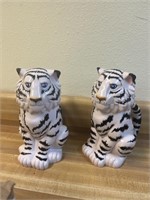 Pair of white tiger drinking mugs