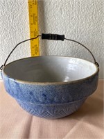 Roseville Venetian Stoneware Bowl