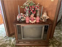Vtg RCA TV With Decor On Top- Boyd, Candles,