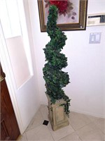 57.5" ARTIFICIAL TOPIARY
