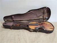 Vintage  Violin  needs a home & Love