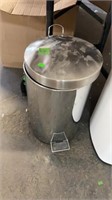 STAINLESS FOOT OPERATED GARBAGE CAN