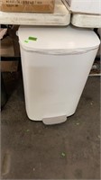 WHITE FOOT OPERATED TRASH CAN