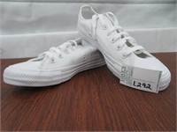 PAIR CONVERSE WHITE RUNNERS SIZE 7.5