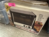 TOASTER OVEN BROILER W BOX