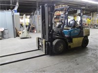Komatsu 6,500 Lb Cap LPG Forklift