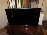LG Flat screen Tv w/remote.