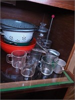 17 kitchen items including graniteware