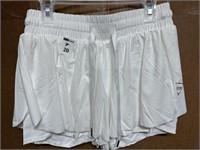 size medium women shorts