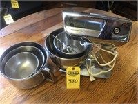 Hamilton Beach Stand Mixer &  6 Bowls