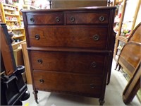 ANTIQUE CHEST OF DRAWERS W/ DOVETAIL CONST.