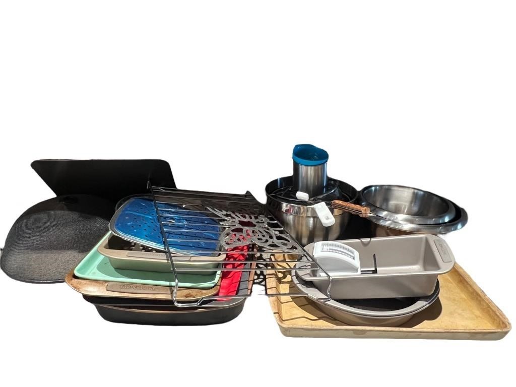 A Collection of Metal Baking & Cookware. Pampered