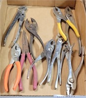 FLAT OF PLIERS