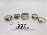 5 assorted rings