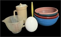 Plastic & Tupperware Kitchen Items