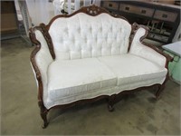 Nice, Victorian style couch
