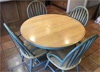 GIGUERE MINT GREEN WOOD ROUND TABLE 4 CHAIRS LEAF