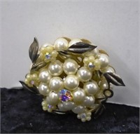 1½" Pearl & Rhinestone Brooch