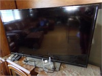 VIZIO 48" Flatscreen TV #E500i-A1