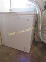 SMALL GE CHEST FREEZER DATED 2003:
