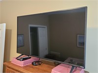 VIZIO FLATSCREEN TV