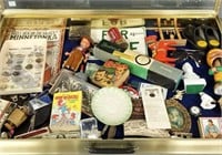 Counter top display case with small collectables