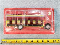 1/43 Ford F600 Bus