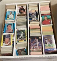 Sports cards - 3000 count box full of MLB trading