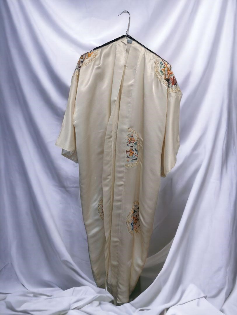 White Vintage Custom Made Chinese Kimono