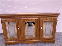 Beautiful Sideboard Mirrored Front / Insert