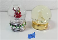 2 Snow Globes