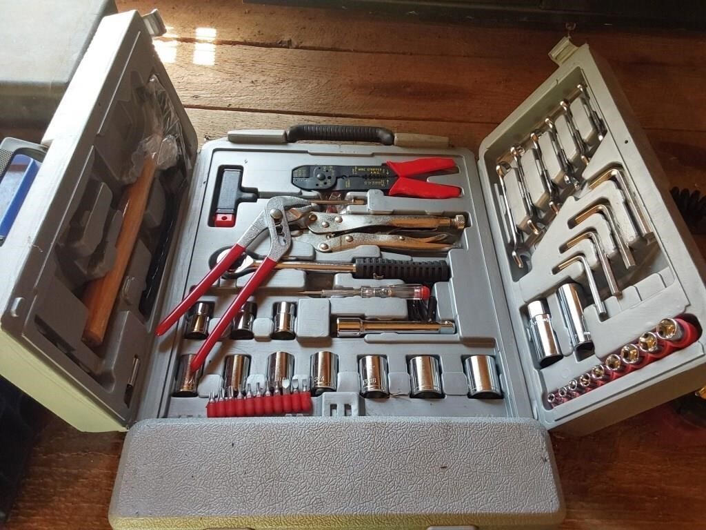 tool set in gray case