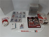 LOT - ASSORTED HOCKEY CARDS / COLLECTIBLES