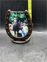 Horse shoe picture frame