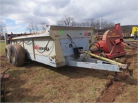 New Idea3639 Manure Spreader,