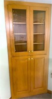 6' TALL OAK COLOR WOOD CORNER SHELF W GLASS DOORS