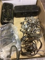 Tray of assorted singer sewing machine parts &