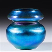 STEUBEN BLUE AURENE ART GLASS CABINET VASE, shape