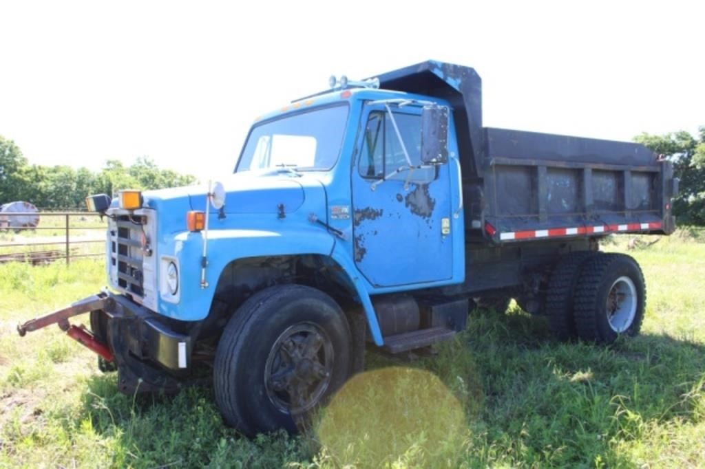 1989 International S1700 Dump Truck w/Attachments