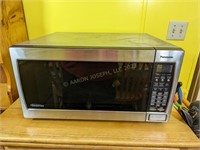 PANASONIC 1250 Watt Microwave Oven