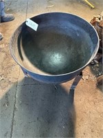 Bean pot with stand