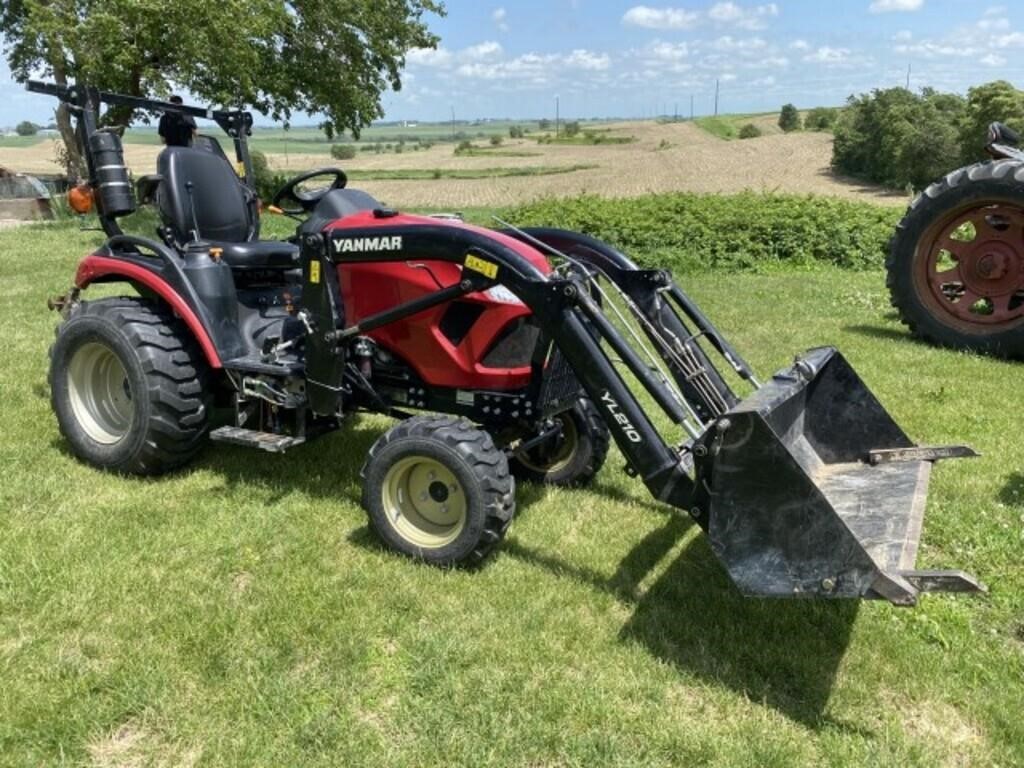 Yanmar Tractor 324 with YL210 loader