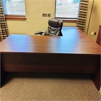 L Shaped Desk with Chair       (O# 56)