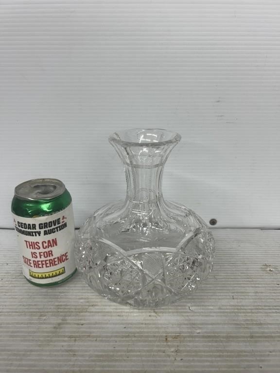 Cut glass crystal decanter